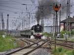 02 201 auf der  Drehfahrt  von Stralsund nach Miltzow, Abzwg. Srg am 16.05.2015