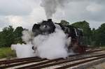 35 1097-1 ist am 10.6.2017 anlässlich des Bahnhoffests in Pritzwalk mit einem Sonderzug zwischen Meyenburg und Kyritz unterwegs.