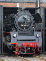 Die Dampflokomotive 35 1097-1 Anfang April 2017 in Dresden-Altstadt.