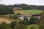 23 042 mit ihrer RB von Brilon Wald nach Korbach berquert am 02.09.2012 den Viadukt bei Rhena.