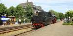 Ein Nachschuss von der 23 076 der VSM rangiert in Simpelveld(NL). Aufgenommen von Bahnsteig in Simpelveld(NL). Bei Sommerwetter am Nachmittag vom 11.7.2015.