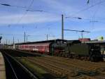 Dampflok BR 2455 mit 3 Wagen als  Zug der Erinnerung  hat heute  Dortmund Hbf.