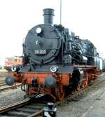 38 205 mittlerweile 98 Jahre alt, als kaltes Ausstellungsstck beim Heizhausfest Hilbersdorf 27.08.2005
Mein groer Traum, 38 205 soll sptestens zu ihrem 100sten wieder fahren!