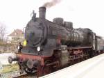 P8 2455 am 8.4.2009 mit dem Zug der Erinnerungen in Laupheim Stadt