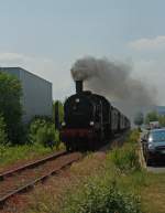 Die 38 2267 (ex. P8 2553 Erfurt) vom Eisenbahnmuseum Bochum-Dahlhausen mit Nostalgiezug der RuhrtalBahn am 05.06.2011 in Hattingen kurz vom Haltepunkt Henrichshtte. Die Lok wurde 1918 unter der Fabriknummer 15695 von der Fa. Henschel gebaut.