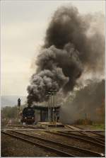 Mit einer gewaltigen Rauchfahne fhrt 41 1144 mit Sonderreisezug DPE 105 von Eisenach nach Meiningen - Plandampf Werratal.