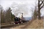 An den Formsignalen in Immelborn vorbei, zieht 41 1144 mit einem Gterzug in Richtung Meiningen.