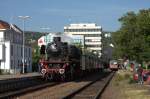 Am Morgen des 31.05.2014 wartet 41360 beim Dampfspektakel 2014 auf Fahrgäste im Bahnhof Bad Dürkheim.