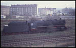 Am 21.11.1990 stand die 441378 mit vollem Kohletender kalt auf einem Abstellgleis im Bahnhof Nordhausen.