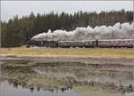 Hier fährt beim Kraftwerk Ruderatshofen die 44 546 mit Volldampf vorbei. Februar 2018.