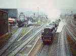 Gterzug mit einer br 44 von der bekannten Eisenbahnbrcke in Saalfeld im September 1978, Lok 44 0280.
