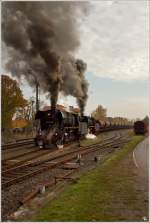 44 2546 als Vorspannlok und 44 1486 als Zuglok ziehen den 2100 Tonnen schweren Kieszug DGz 311 von Immelborn nach Eisenach.