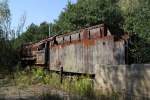 Der Torso von 44 105 am 16.09.2012 im Bw Falkenberg Oberer Bahnhof. Das Gelnde dient nur zur Aufbewahrung von Fahrzeugen und ist nur an wenigen Tagen im Jahr zugnglich. 

