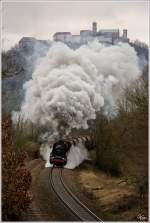 Wartburgblick III - 44 2546 dampft mit DGz 204 von Eisenach nach Meiningen. Eisenach 11.04.2013