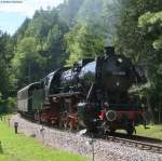 50 2988 der WTB mit ihrem Dampfzug2 nach Zollhaus-Blumberg kurz vor dem ex Bahnhof Grimmeslhofen 10.08.08.