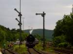 Br 50 3655 mit einem Sonderzug von Bad Driburg nach Altenbeken, hier bei der Ausfahrt aus dem Bahnhof Bad Driburg.