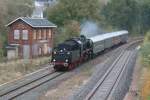 Der Schwarzenberger Traditionszug gezogen von 50 3610-8 unterwegs nach Selb.Aufgenommen am 25.10.09 bei der Durchfahrt am Haltepunkt Wilkau-Halau.