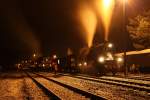 50 3616 und 65 1049 am Abend des 12.12.09 im Bahnhof Schlettau.