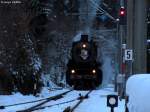 04.12.2010: 52 740-8 (eigentlich 50 2740) rangiert an das andere Zugende um den Nikolaussonderzug wieder zurck nach Ettlingen zu fahren.