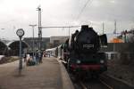 50 3552-2 steht mit dem Zug der Erinnerung im Mnchengladbacher Hbf am 11.03.2011.