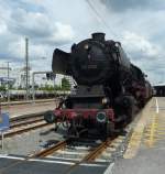 02.07.2011 - BR50 2740 - Dampfsonderzug (10 Jahre Enztalradweg)bei der Ausfahrt aus dem Pforzheimer Hbf mit Ziel Bad Wildbad