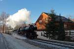 Zwei Advents-Pendelfahrten führten 50 3616-5 am 14.12.2013 mal wieder nach Schlettau. Hier erreicht der Zug gerade Markersbach.