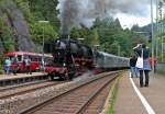 Ausfahrt am 13.09.2014 von 50 2988 der WTB (Wutachtalbahn e.V.) und 52 7596 der EFZ (Eisenbahnfreunde Zollernbahn) am Zugschluss als Dampfsonderzug in Triberg nach St.Georgen und zurück.