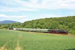 Historische Eisenbahn Frankfurt 52 4867 und 01 118 am 21.05.18 bei Königstein Schneidhain im Taunus mit einen Sonderzug