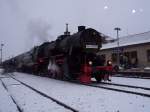 Ex-Kriegslok 52 7596 der EFZ auf ihrer Abschiedsfahrt in Albstadt-Ebingen.