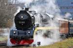 528055 mit Nostalgiezug auf Sonderfahrt auf der Rheintalstrecke nach CH-Rheinfelden,  Bad Zurzach, 9.12.2007