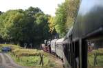 Br 52 8038 mit ihrem  Weserberglandexpress  auf der Fahrt von Stadthagen West nach Rinteln Nord, hier zwischen Bad Eilsen und Rinteln Nord, 04.10.2009. Leider ist die Zukunft dieser Strecke noch ungewiss, aber wir hoffen mal das Beste.