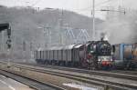 52 8134-0 erreicht mit ihrem Christkind-Express Kln-West. Hier setzte die Lok sich dann ans andere Zugende und fuhr Tender voraus zurck in Richtung Hbf. Aufgenommen am 11/12/2010.