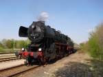 52 8047-7 steht am 23.04.11 mit dem Sonderzug von Nossen in Falkenstein/V. Als Schublok fuhr 110 101-3.