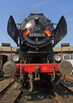 Frontansicht der 52 8134-0 (unter Dampf) der Eisenbahnfreunde Betzdorf am 24.04.2011 im Sdwestflische Eisenbahnmuseum in Siegen.