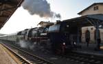 Hier 52 8047-4 mit einem Sonderzug von Nossen nach Falkenstein (Vogtl), bei der Einfahrt am 23.4.2011 in Nossen.