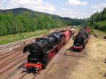 52 9900-3 und 52 8183-7 konnte man zu den Eisenbahntagen am 05.06.11 in Schwarzenberg sehen. Foto machte ich vom Museumsstellwerk aus.