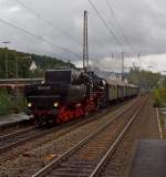 150-Jahre Ruhr-Sieg-Strecke: Die 52 8134-0 mit Sonderzug, kommt von Siegen fhrt am 18.09.2011 Tender voraus in den Bahnhof Kreuztal.