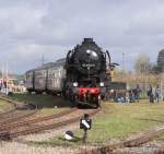 52 8154 mit dem Meininger Sonderzug, abgestellt im Bahnmuseum Bw Weimar. (Aufnahme vom 08.10.2011 anläßlich des Eisenbahnfestes)