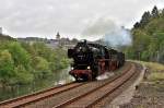 Lahntalbahn - 29.04.2012  --  Die 52 8134-0 der Eisenbahnfreunde Betzdorf zieht einen Sonderzug der Eisenbahnfreunde Treysa, der als  Loreley-Express  bis nach Boppard am Rhein führt. Die Aufnahme entstand in Weilburg.  --  Weitere Fotos siehe auch auf http://www.schmalspuralbum.de/ und http://www.FGF-Fotoalbum.de/