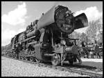 52 8195-1 der Frnkischen Museums-Eisenbahn e.V. Nrnberg am 24. Mai 2010 im Deutschen Dampflokomotiv Museum Neuenmarkt-Wirsberg.
Anlsslich der Dreharbeiten des Bayerischen Rundfunks zum 175 jhrigen Jubilum der Eisenbahn in Deutschland fuhr die Lok im Freigelnde des DDM hin und her...