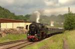 Einfahrt am 28.05.2014 in Bundenthal - Rumbach. Zuglok 524867 erreicht nahezu planmäßig mit einem Sonderzug aus Neustadt Weinstraße ihren Zielbahnhof im Rahmen des Dampfspektakel 2014.