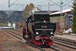 Die Güterzugsgampflokomotive 52 7596 befindet sich auf Rangierfahrt im Bahnhof St.Georgen-Bild 28.3.2016