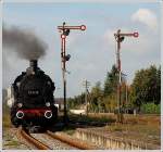 57 2770 (=GEG-Lok 657.2770) mit einem Fotogterzug bei der Einfahrt in Pocking am 17.10.2008.