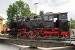 Anlässlich des Sommerfestes des Modell- und Eisenbahnvereins Selb-Rehau wird die museal erhaltene 64 019 auf der 16m-Drehscheibe des ehemaligen Bw Selb präsentiert. 23.07.2016

Hersteller: Henschel, Kassel
Fabriknummer: 20731
Baujahr 1927
Abnahmedatum: 09.02.1928
Erst-Bw: LVA Grunewald
weitere Beheimatungen: Aschaffenburg, Würzburg, Nürnberg Hbf, Bayreuth, Gemünden (Main), Kirchenlaibach, Weiden (Oberpfalz)
z-Stellung: 11.09.1973
Ausmusterung: 06.03.1974
