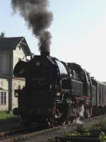 65 1049-9 nebelt am 24.05.09 den Bahnhof Scheibenberg ein. (Bildautor: Christian Paul)