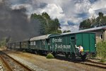 Dampflok 70 083 ist im Bahnhof Gottezell mit einem Sonderzug am Umsetzen.Bild vom 10.9.2016