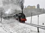 Die 75 1118 der Ulmer Eisenbahnfreunde ist mit ihrem Sonderzug auf dem Weg von Mnsingen nach Gammertingen anllich der 40 Jahr Feier der Eisenbahnfreunde Zollernbahn.Das Bild entsatnd am Fue der