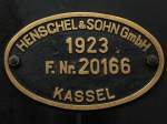 Das Fabrikschild der 78 468, die am 04.04.2011 mit dem Zug der Erinnerung in Aachen Hbf steht.