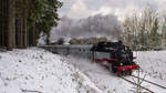 86 1333-3 hat bei ihrer Fahrt zwischen Grünbach und Muldenberg ganz schön zu kämpfen.