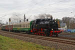 Hier zusehen ist 86 1744 mit einem Sonderzug am 16.12.23 bei der Einfahrt in Niederwiesa aus Richtung Chemnitz.